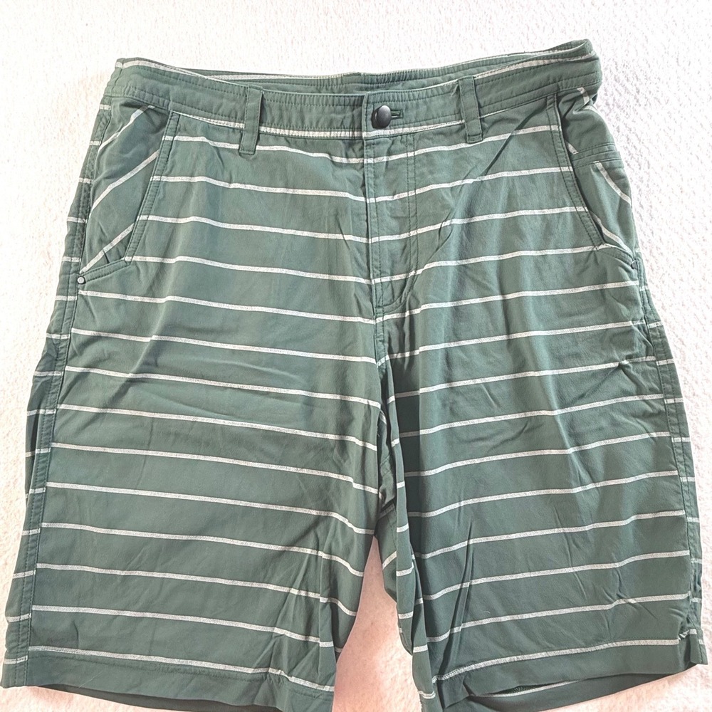 Lululemon Commission Shorts Mens 34x9‎ Striped Technical Performance Green
